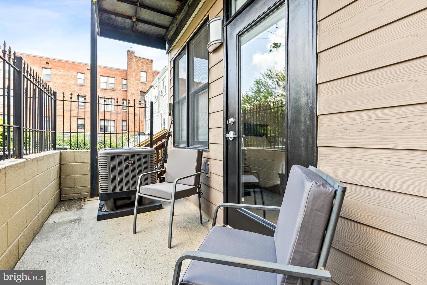 245 15TH ST SE #105, WASHINGTON, District Of Columbia 20003, 1 Bedroom Bedrooms, ,1 BathroomBathrooms,Residential,For sale,245 15TH ST SE #105,DCDC2209192 MLS # DCDC2209192
