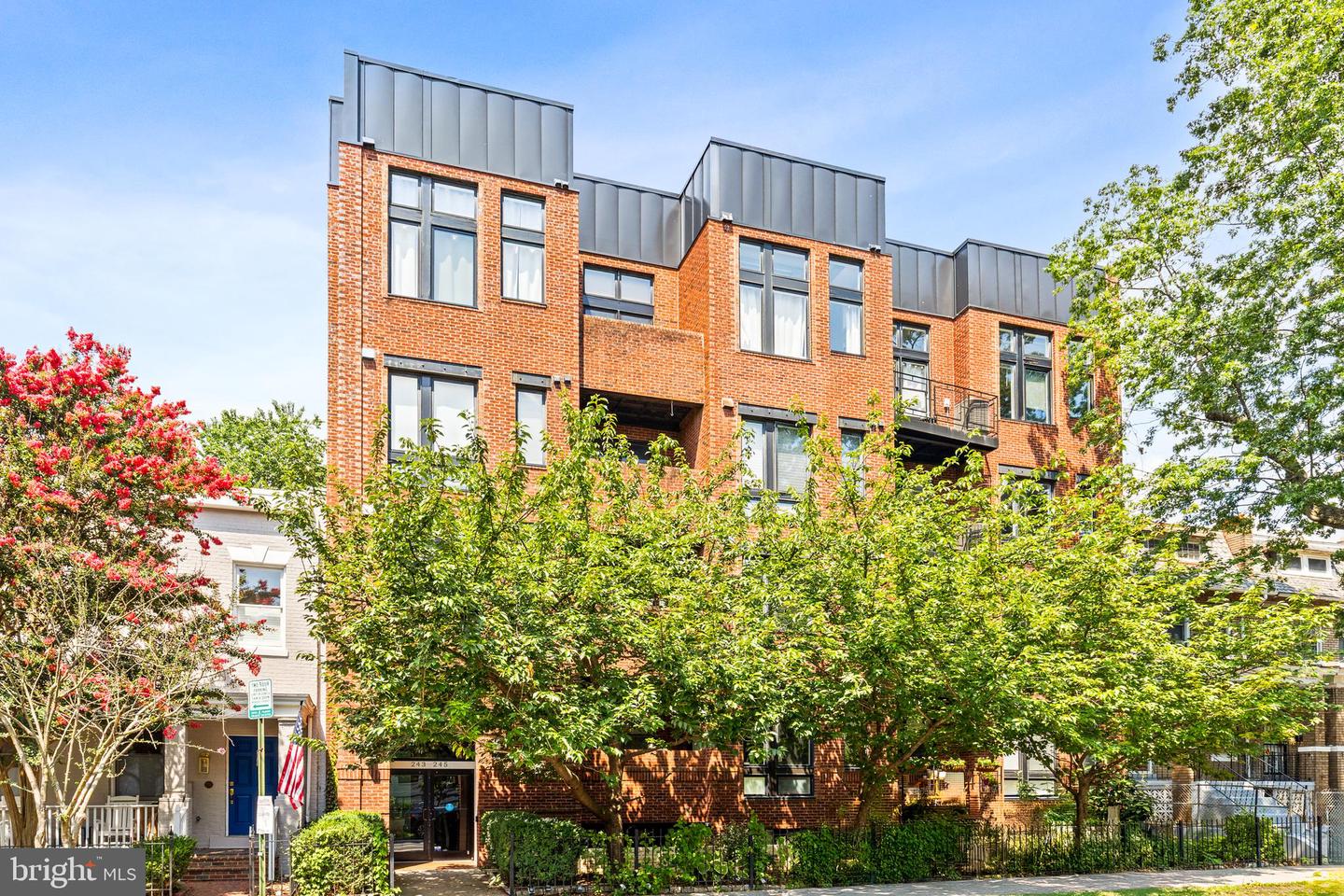 245 15TH ST SE #105, WASHINGTON, District Of Columbia 20003, 1 Bedroom Bedrooms, ,1 BathroomBathrooms,Residential,For sale,245 15TH ST SE #105,DCDC2209192 MLS # DCDC2209192