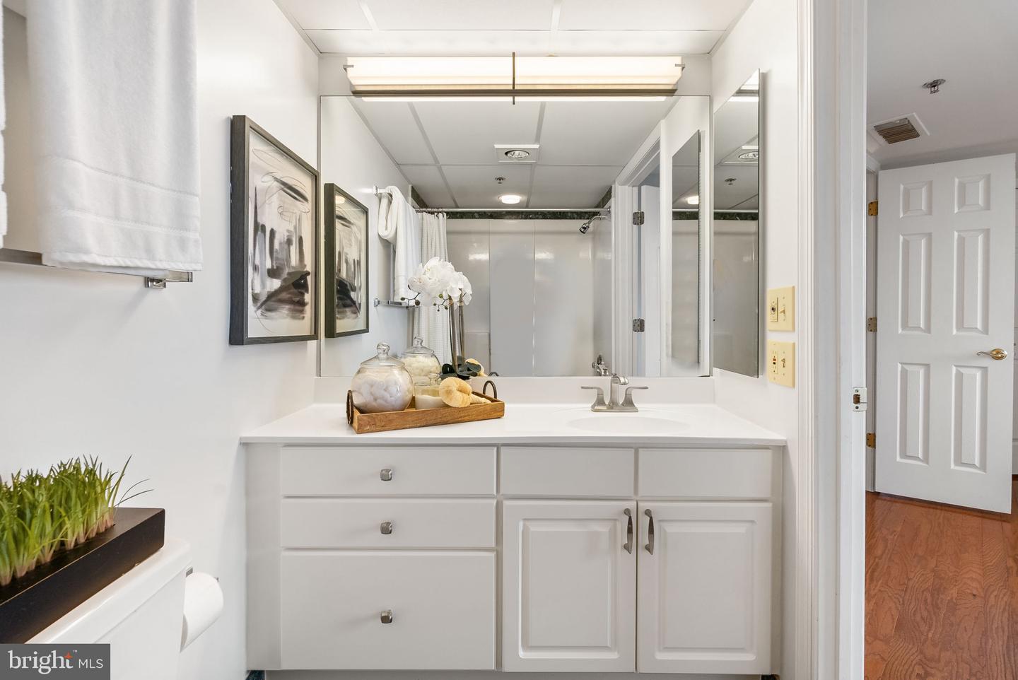 1276 N WAYNE ST #830, ARLINGTON, Virginia 22201, 2 Bedrooms Bedrooms, ,2 BathroomsBathrooms,Residential,For sale,1276 N WAYNE ST #830,VAAR2060300 MLS # VAAR2060300
