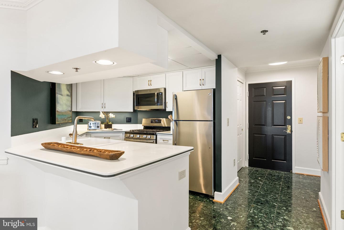 1276 N WAYNE ST #830, ARLINGTON, Virginia 22201, 2 Bedrooms Bedrooms, ,2 BathroomsBathrooms,Residential,For sale,1276 N WAYNE ST #830,VAAR2060300 MLS # VAAR2060300
