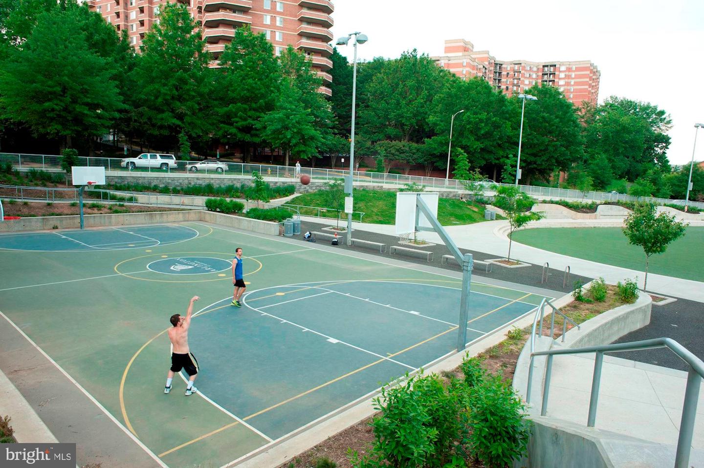 1276 N WAYNE ST #830, ARLINGTON, Virginia 22201, 2 Bedrooms Bedrooms, ,2 BathroomsBathrooms,Residential,For sale,1276 N WAYNE ST #830,VAAR2060300 MLS # VAAR2060300