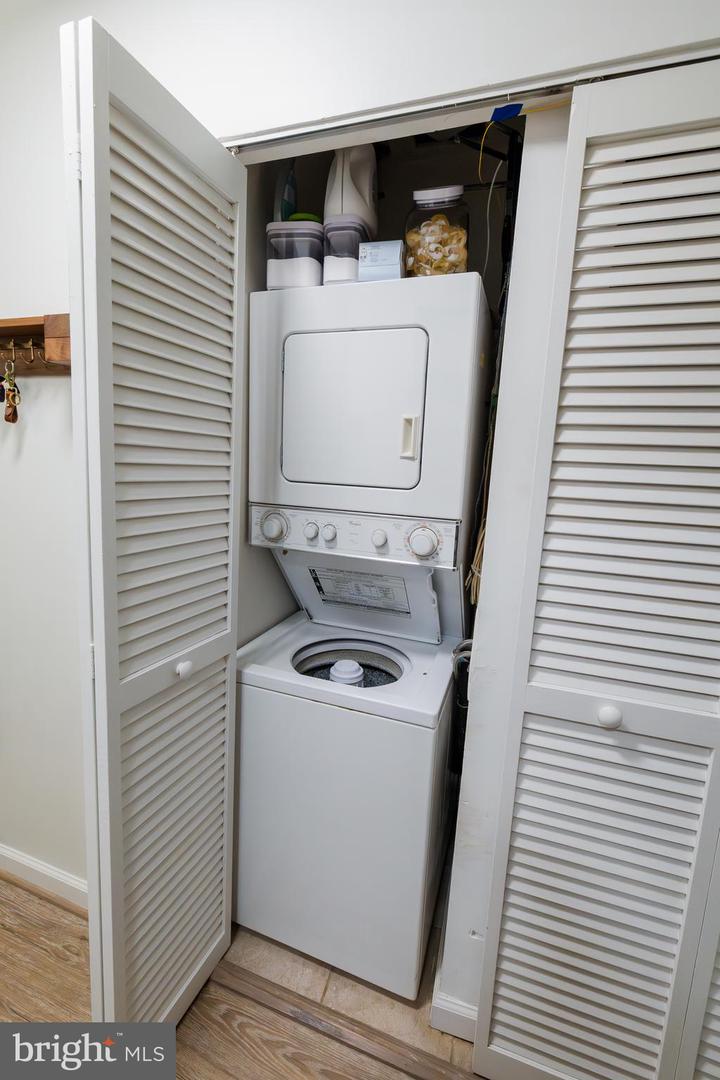 1024 N UTAH ST #116, ARLINGTON, Virginia 22201, 2 Bedrooms Bedrooms, ,2 BathroomsBathrooms,Residential,For sale,1024 N UTAH ST #116,VAAR2060314 MLS # VAAR2060314