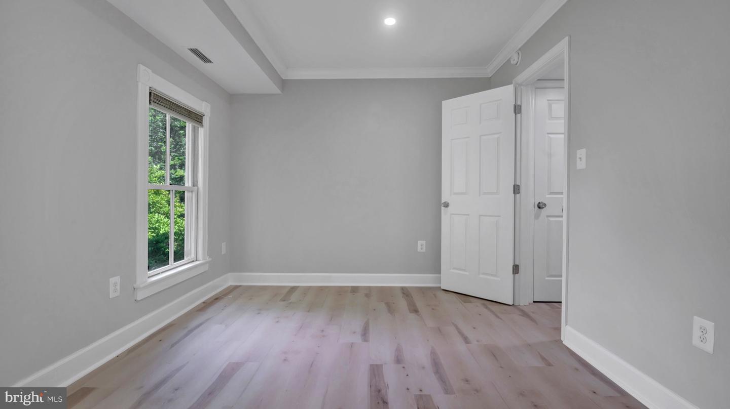 323 8TH ST NE, WASHINGTON, District Of Columbia 20002, ,Land,For sale,323 8TH ST NE,DCDC2211322 MLS # DCDC2211322
