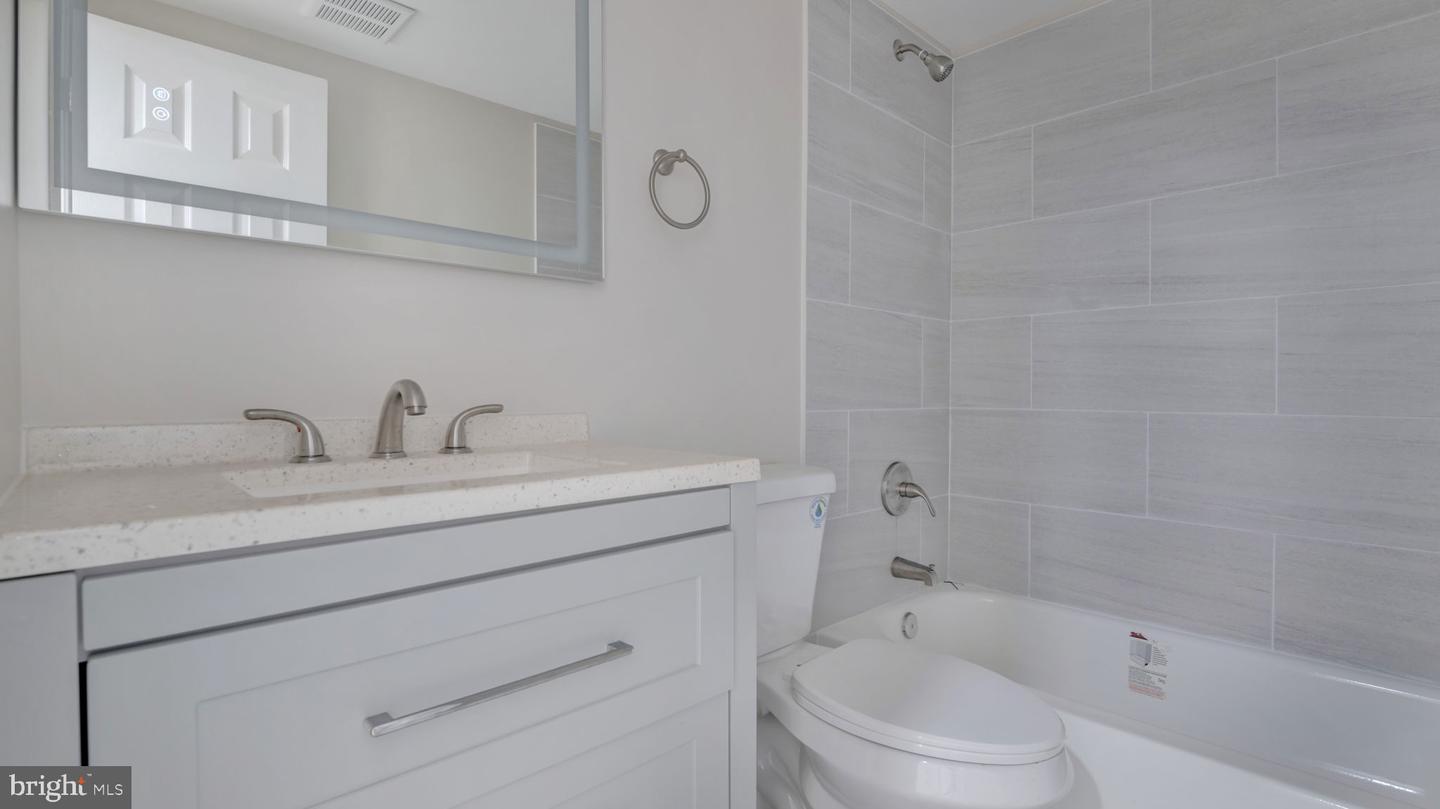 323 8TH ST NE, WASHINGTON, District Of Columbia 20002, ,Land,For sale,323 8TH ST NE,DCDC2211322 MLS # DCDC2211322