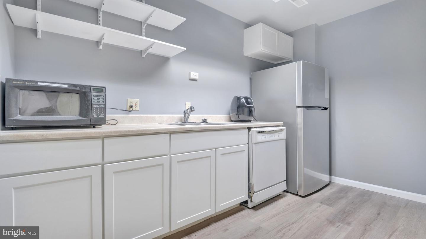 323 8TH ST NE, WASHINGTON, District Of Columbia 20002, ,Land,For sale,323 8TH ST NE,DCDC2211322 MLS # DCDC2211322