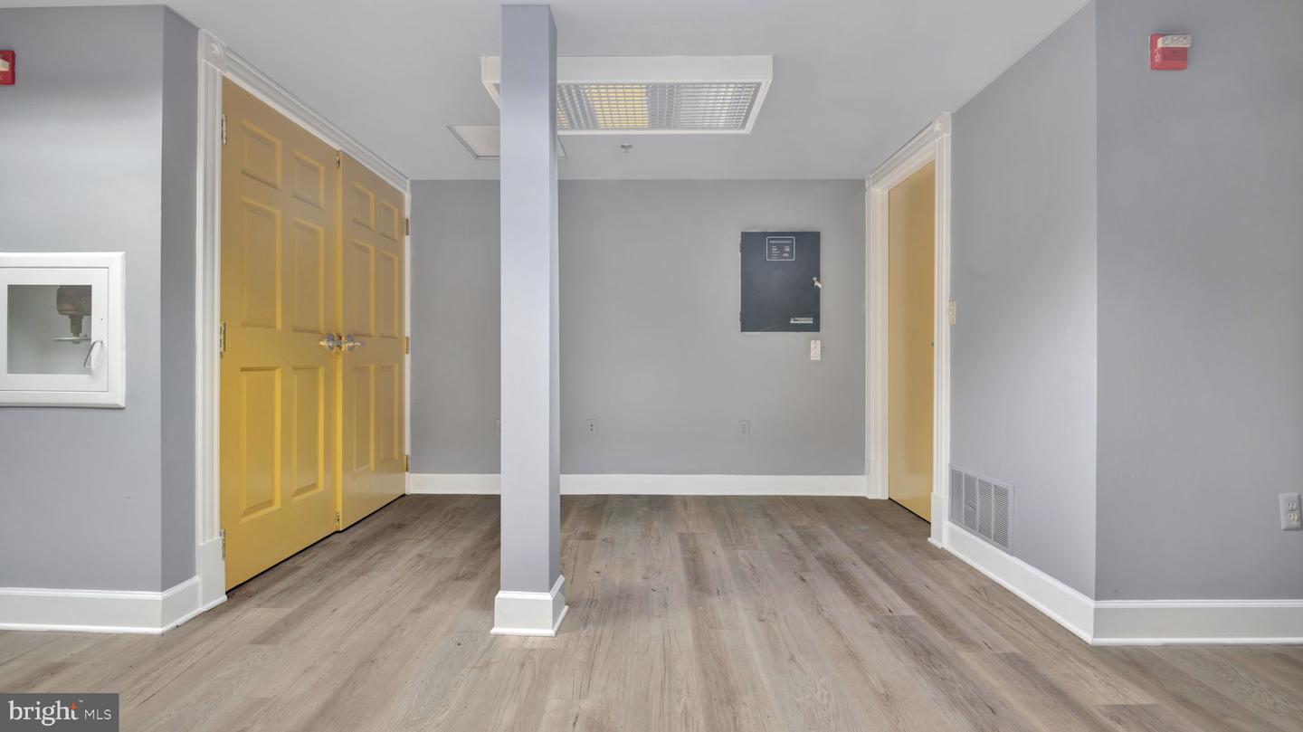 323 8TH ST NE, WASHINGTON, District Of Columbia 20002, ,Land,For sale,323 8TH ST NE,DCDC2211322 MLS # DCDC2211322
