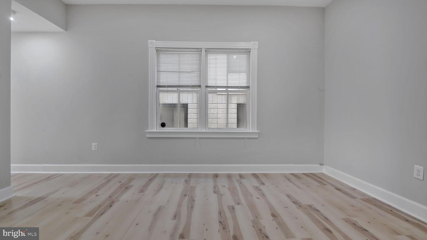 323 8TH ST NE, WASHINGTON, District Of Columbia 20002, ,Land,For sale,323 8TH ST NE,DCDC2211322 MLS # DCDC2211322