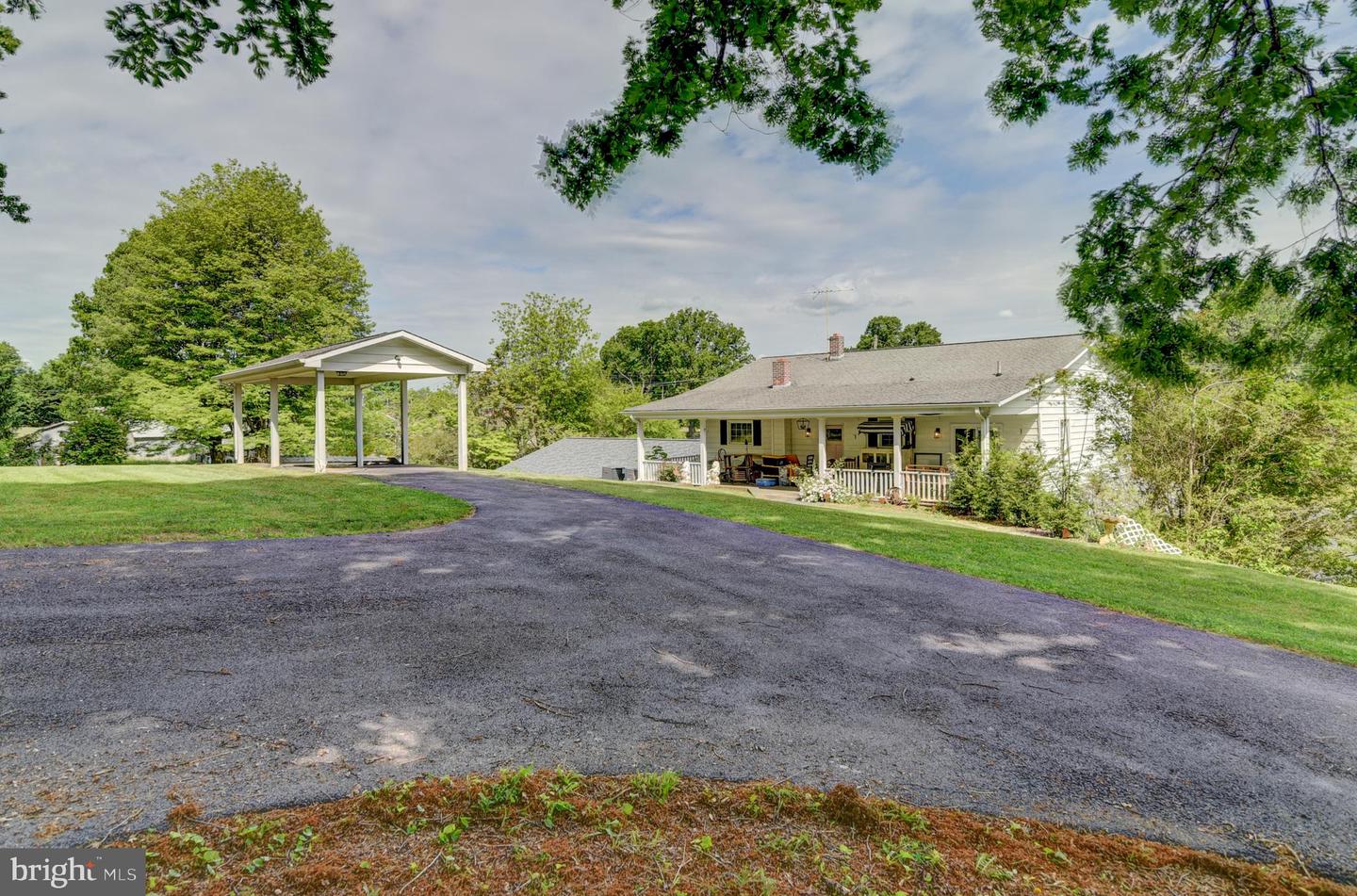 2770 W LYNCHBURG SALEM TPKE, BEDFORD, Virginia 24523, ,Land,For sale,2770 W LYNCHBURG SALEM TPKE,VABV2000224 MLS # VABV2000224