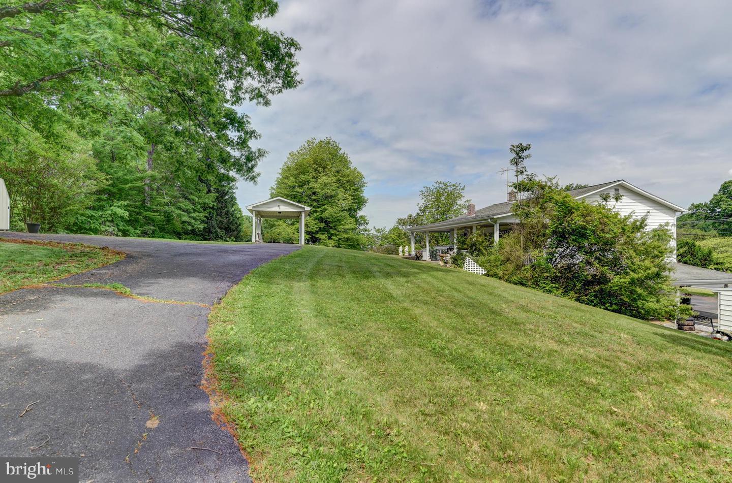 2770 W LYNCHBURG SALEM TPKE, BEDFORD, Virginia 24523, ,Land,For sale,2770 W LYNCHBURG SALEM TPKE,VABV2000224 MLS # VABV2000224