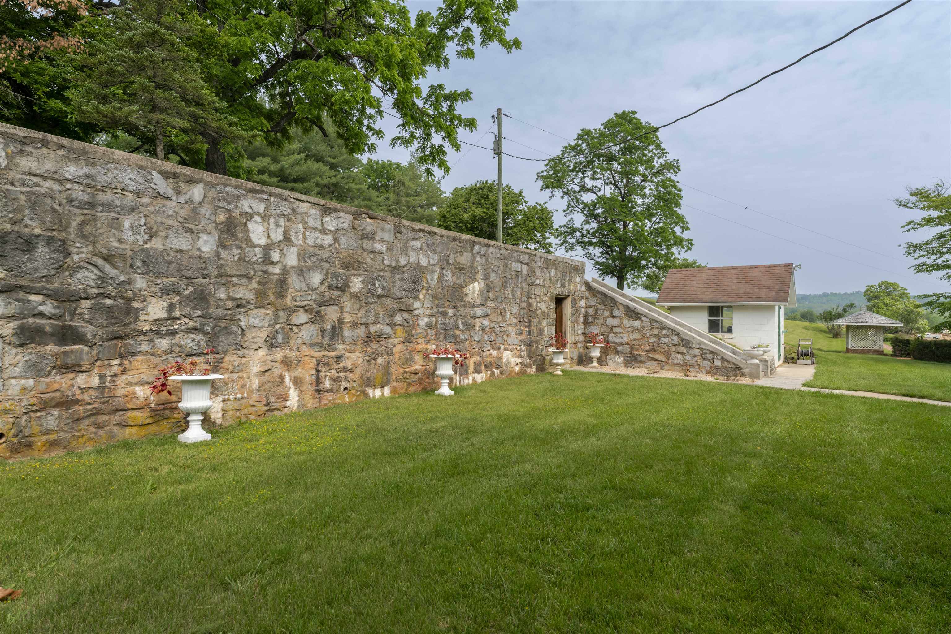 610 NEW HOPE RD, STAUNTON, Virginia 24401, ,Commercial,610 NEW HOPE RD,666957 MLS # 666957