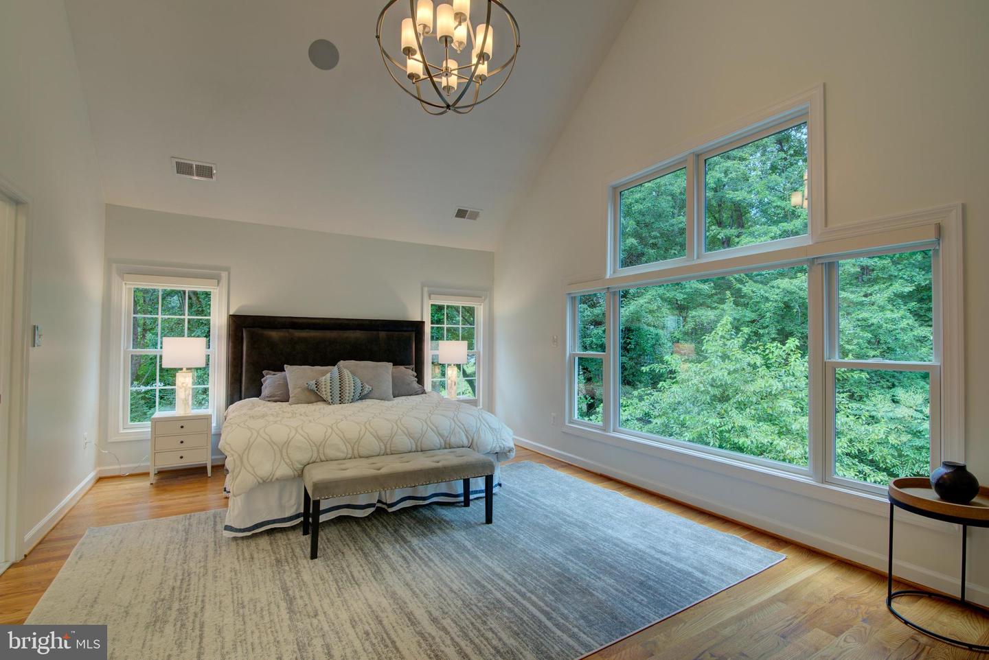 11714 LARIAT LN, OAKTON, Virginia 22124, 4 Bedrooms Bedrooms, ,4 BathroomsBathrooms,Residential,For sale,11714 LARIAT LN,VAFX2254722 MLS # VAFX2254722