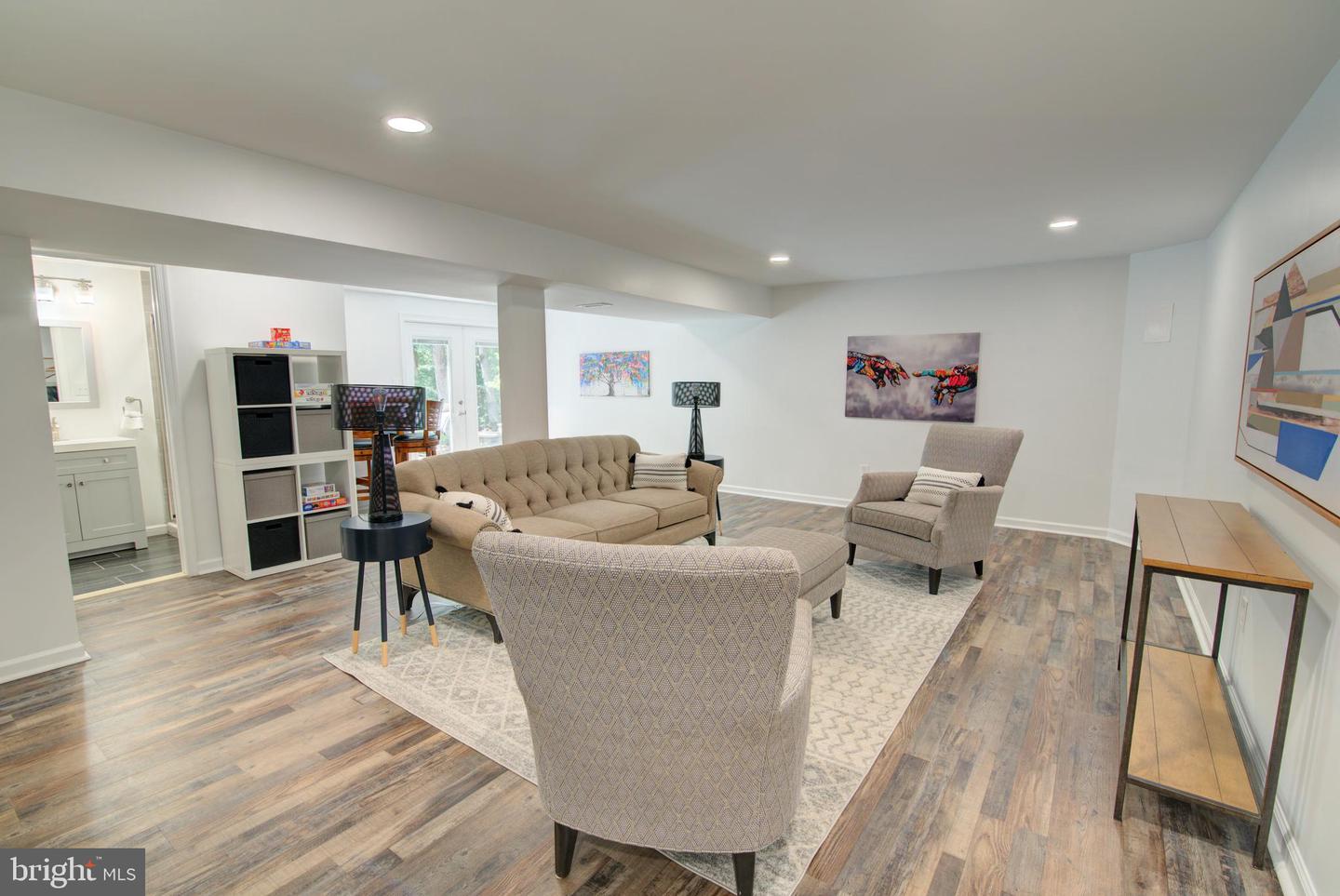 11714 LARIAT LN, OAKTON, Virginia 22124, 4 Bedrooms Bedrooms, ,4 BathroomsBathrooms,Residential,For sale,11714 LARIAT LN,VAFX2254722 MLS # VAFX2254722