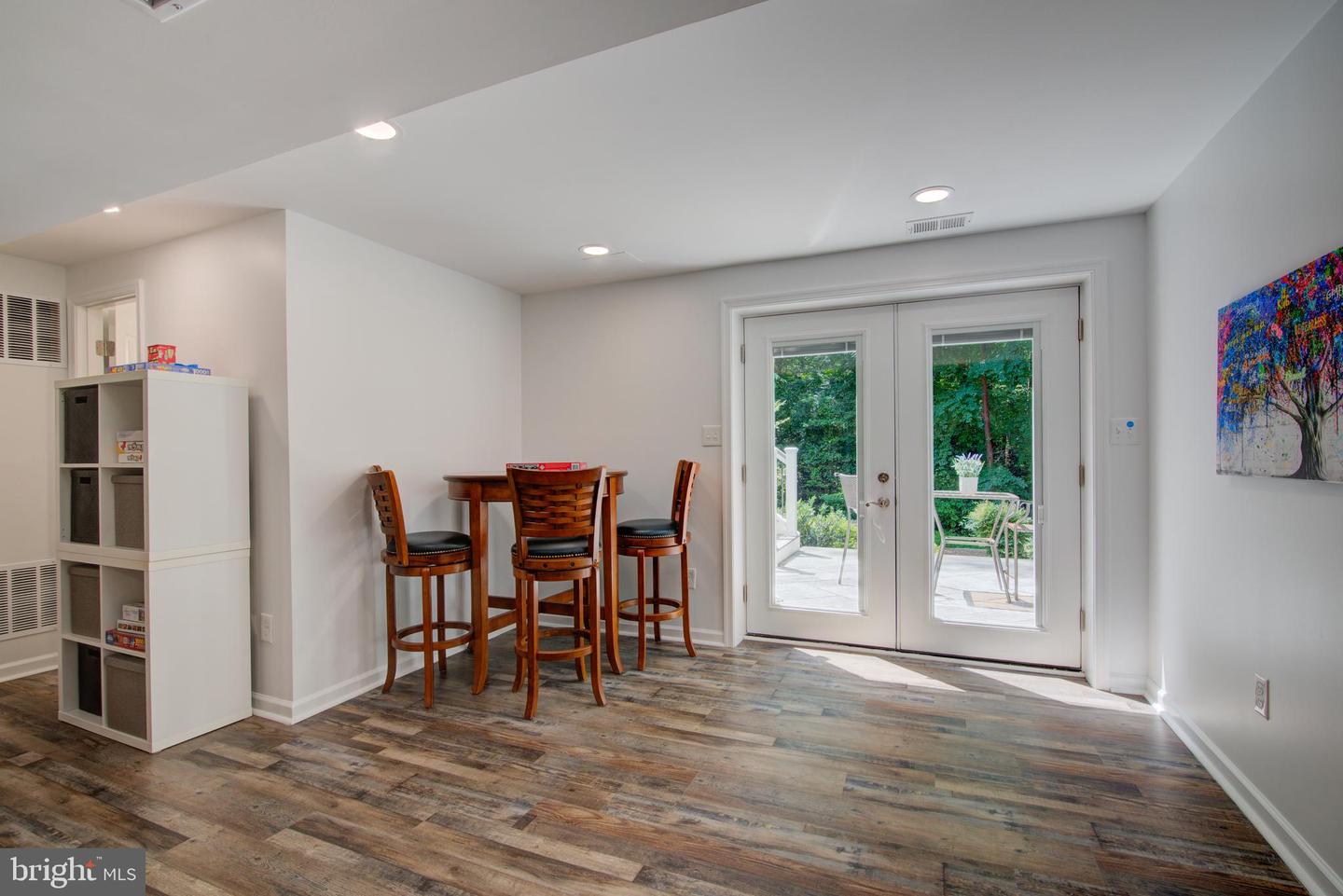 11714 LARIAT LN, OAKTON, Virginia 22124, 4 Bedrooms Bedrooms, ,4 BathroomsBathrooms,Residential,For sale,11714 LARIAT LN,VAFX2254722 MLS # VAFX2254722