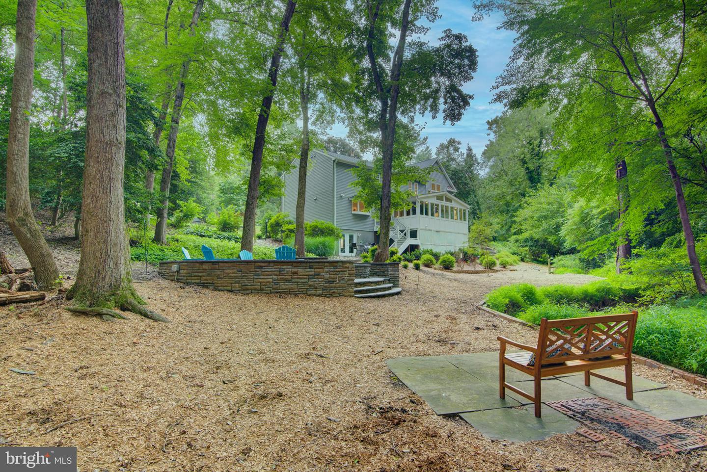 11714 LARIAT LN, OAKTON, Virginia 22124, 4 Bedrooms Bedrooms, ,4 BathroomsBathrooms,Residential,For sale,11714 LARIAT LN,VAFX2254722 MLS # VAFX2254722
