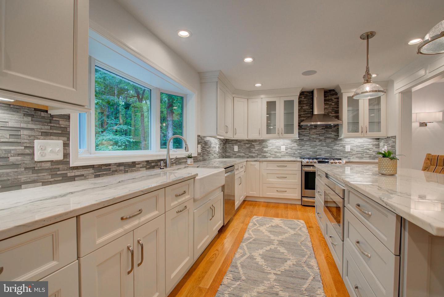 11714 LARIAT LN, OAKTON, Virginia 22124, 4 Bedrooms Bedrooms, ,4 BathroomsBathrooms,Residential,For sale,11714 LARIAT LN,VAFX2254722 MLS # VAFX2254722