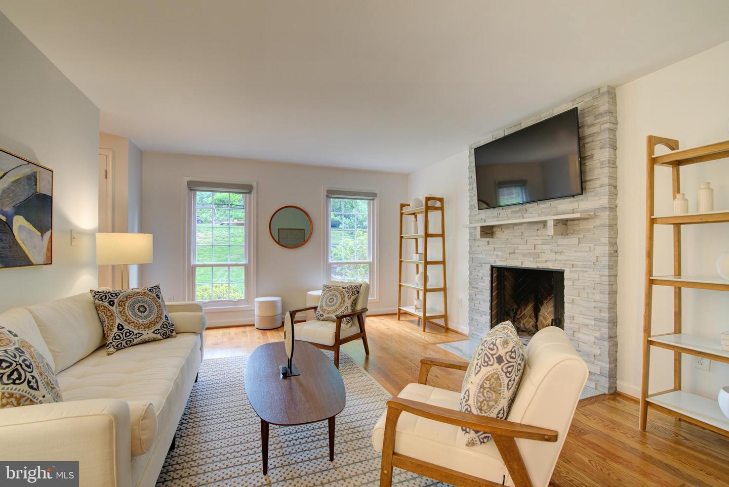 11714 LARIAT LN, OAKTON, Virginia 22124, 4 Bedrooms Bedrooms, ,4 BathroomsBathrooms,Residential,For sale,11714 LARIAT LN,VAFX2254722 MLS # VAFX2254722
