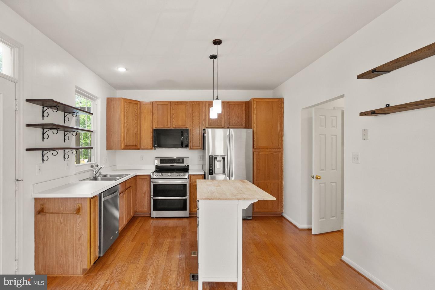 21659 FRAME SQ, BROADLANDS, Virginia 20148, 3 Bedrooms Bedrooms, ,2 BathroomsBathrooms,Residential,For sale,21659 FRAME SQ,VALO2101616 MLS # VALO2101616