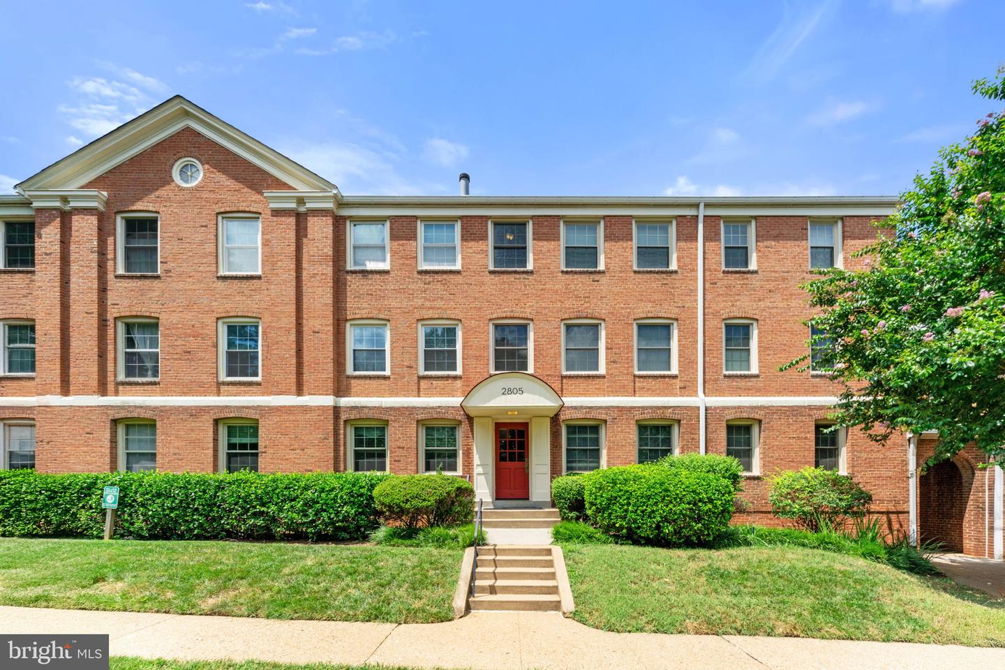 2805 ARLINGTON BLVD #101, ARLINGTON, Virginia 22201, 1 Bedroom Bedrooms, ,1 BathroomBathrooms,Residential,For sale,2805 ARLINGTON BLVD #101,VAAR2060458 MLS # VAAR2060458