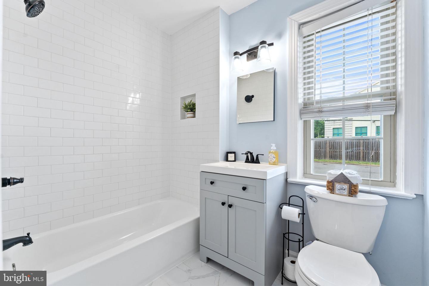 2805 ARLINGTON BLVD #101, ARLINGTON, Virginia 22201, 1 Bedroom Bedrooms, ,1 BathroomBathrooms,Residential,For sale,2805 ARLINGTON BLVD #101,VAAR2060458 MLS # VAAR2060458