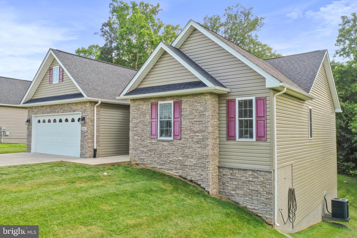1602 BELMONT AVE, FRONT ROYAL, Virginia 22630, 3 Bedrooms Bedrooms, ,2 BathroomsBathrooms,Residential,For sale,1602 BELMONT AVE,VAWR2011670 MLS # VAWR2011670