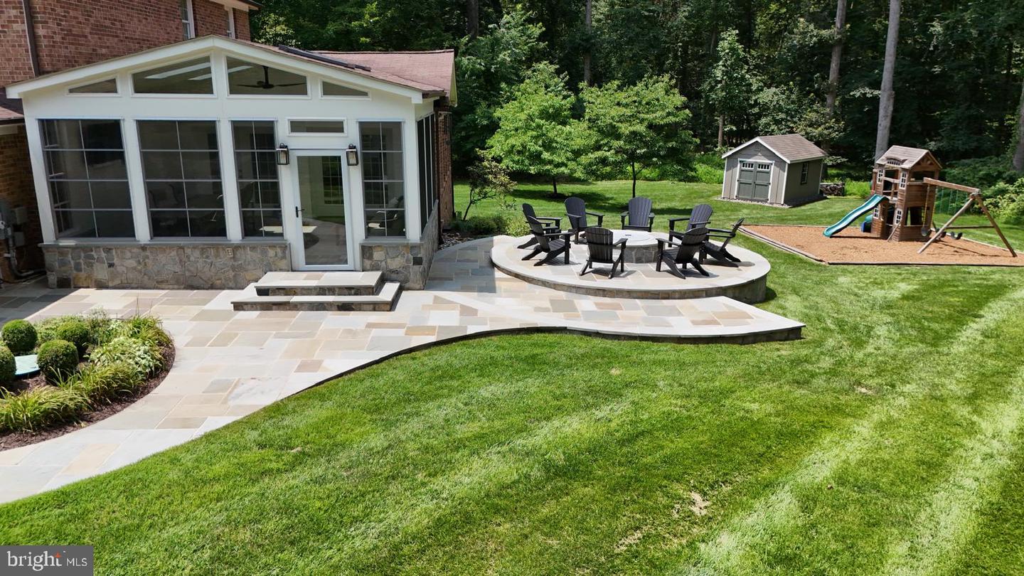 3500 WILLOW GREEN CT, OAKTON, Virginia 22124, 5 Bedrooms Bedrooms, ,3 BathroomsBathrooms,Residential,For sale,3500 WILLOW GREEN CT,VAFX2255130 MLS # VAFX2255130