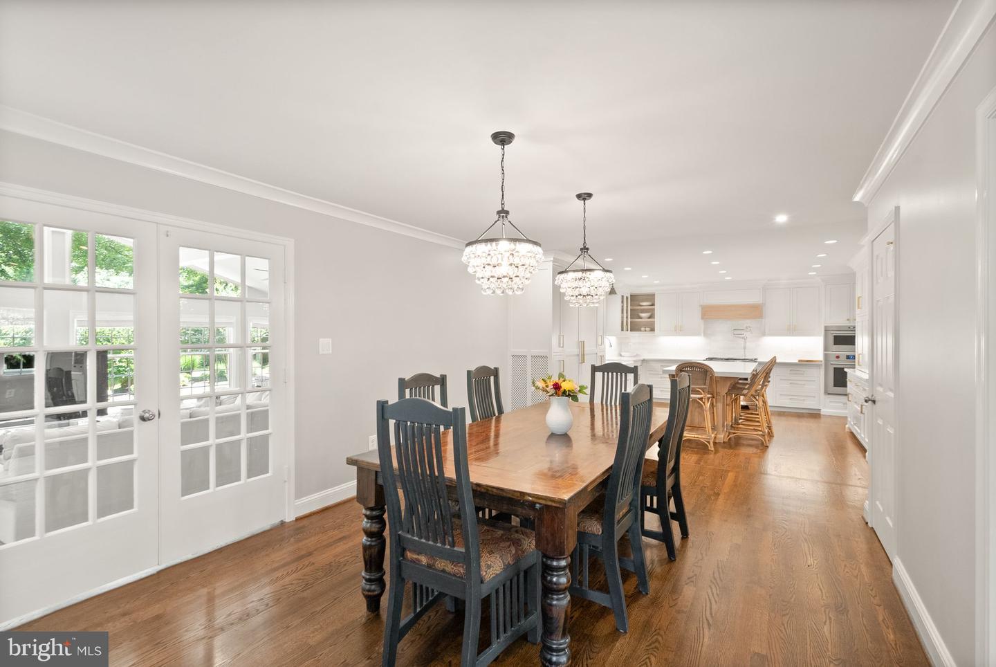 3500 WILLOW GREEN CT, OAKTON, Virginia 22124, 5 Bedrooms Bedrooms, ,3 BathroomsBathrooms,Residential,For sale,3500 WILLOW GREEN CT,VAFX2255130 MLS # VAFX2255130