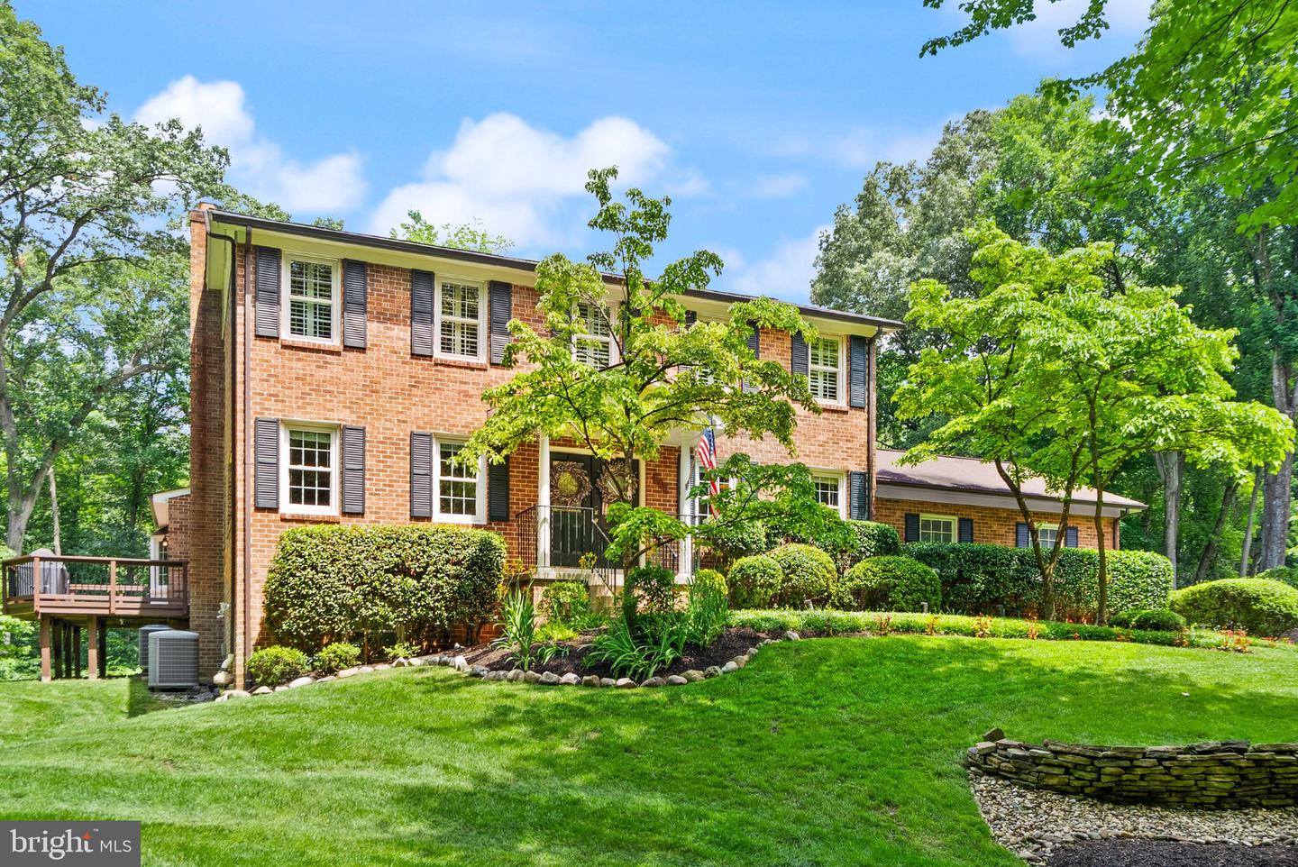 3500 WILLOW GREEN CT, OAKTON, Virginia 22124, 5 Bedrooms Bedrooms, ,3 BathroomsBathrooms,Residential,For sale,3500 WILLOW GREEN CT,VAFX2255130 MLS # VAFX2255130
