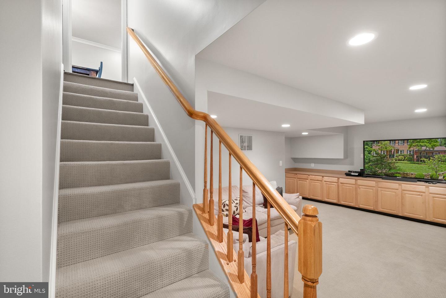 3500 WILLOW GREEN CT, OAKTON, Virginia 22124, 5 Bedrooms Bedrooms, ,3 BathroomsBathrooms,Residential,For sale,3500 WILLOW GREEN CT,VAFX2255130 MLS # VAFX2255130