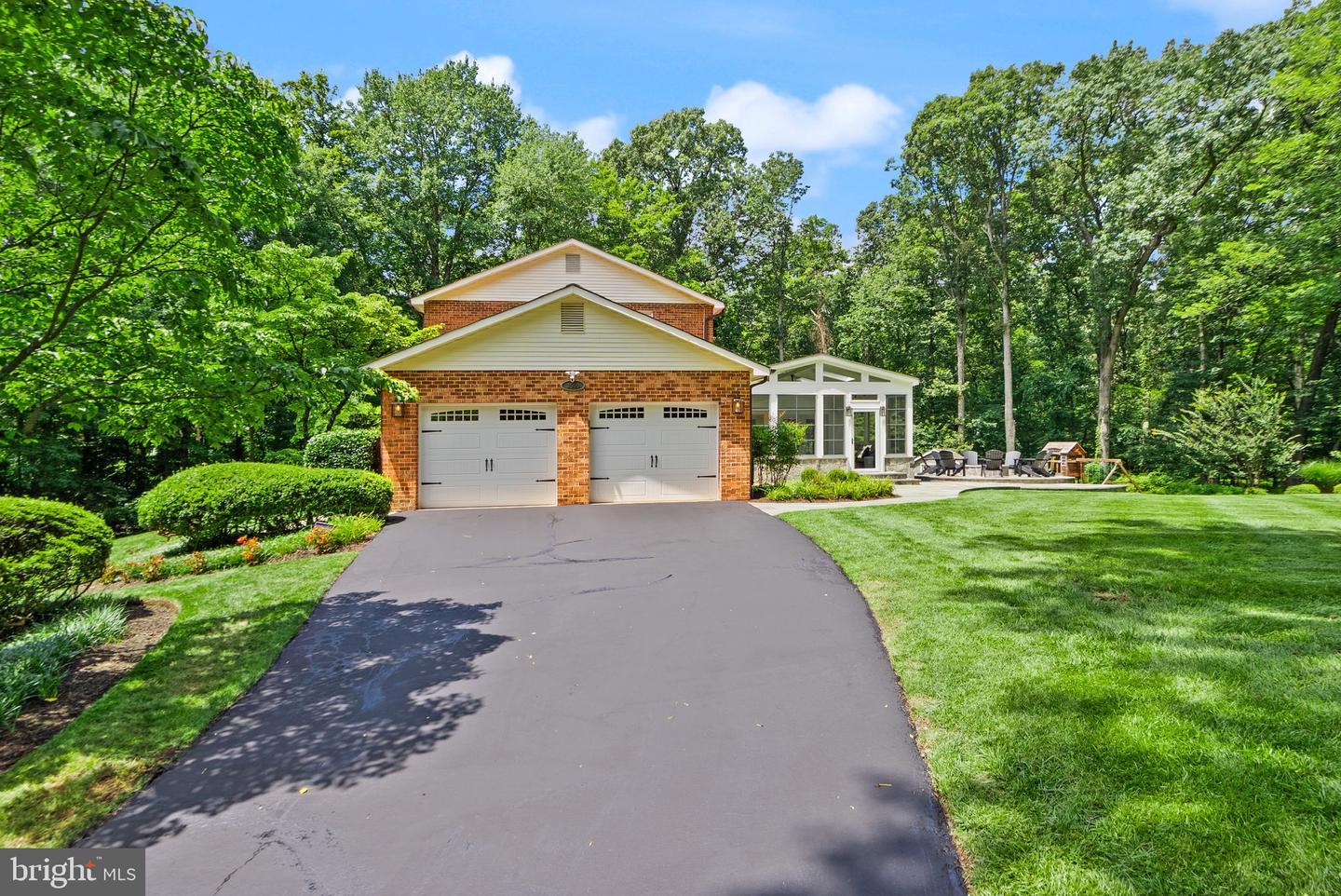 3500 WILLOW GREEN CT, OAKTON, Virginia 22124, 5 Bedrooms Bedrooms, ,3 BathroomsBathrooms,Residential,For sale,3500 WILLOW GREEN CT,VAFX2255130 MLS # VAFX2255130