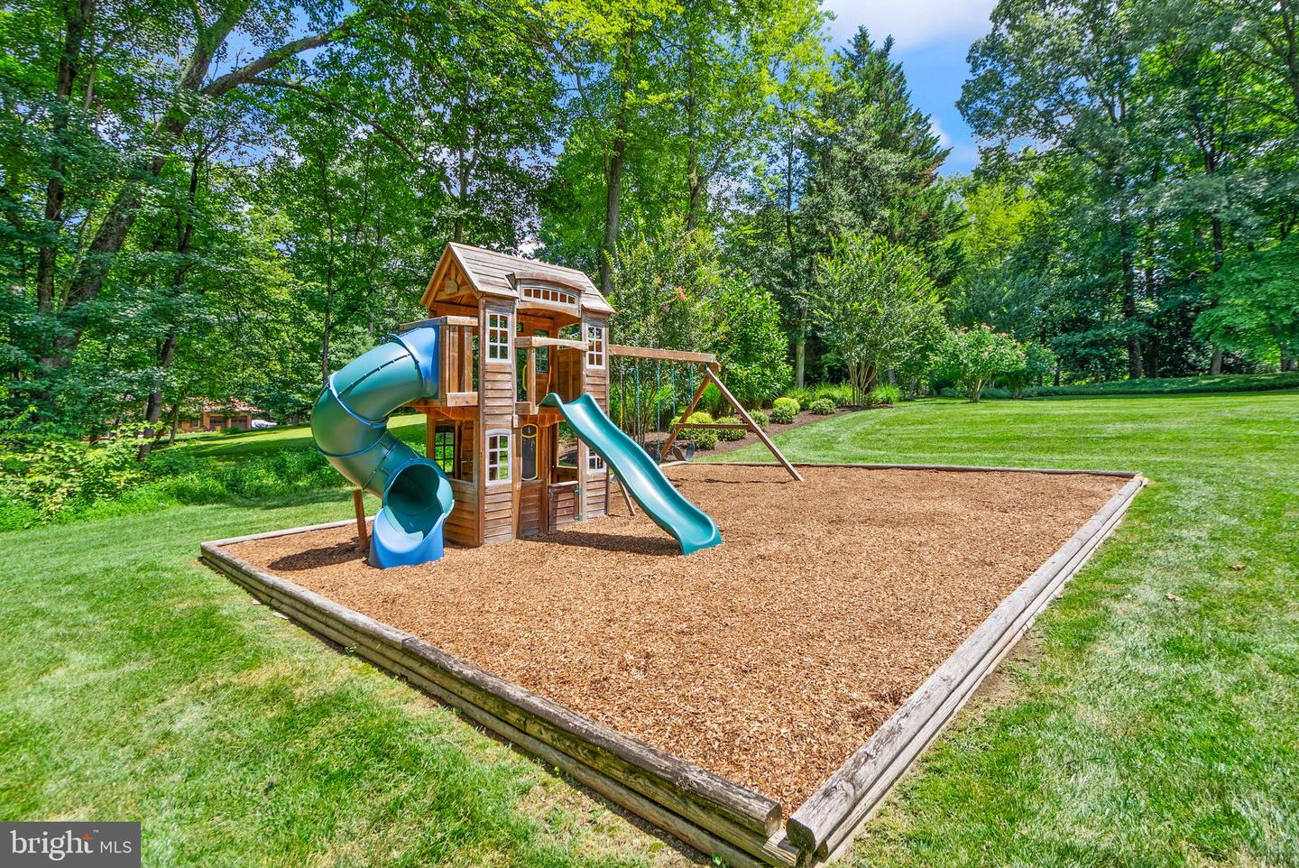 3500 WILLOW GREEN CT, OAKTON, Virginia 22124, 5 Bedrooms Bedrooms, ,3 BathroomsBathrooms,Residential,For sale,3500 WILLOW GREEN CT,VAFX2255130 MLS # VAFX2255130