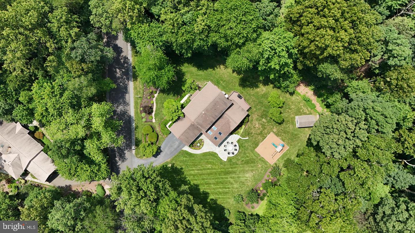 3500 WILLOW GREEN CT, OAKTON, Virginia 22124, 5 Bedrooms Bedrooms, ,3 BathroomsBathrooms,Residential,For sale,3500 WILLOW GREEN CT,VAFX2255130 MLS # VAFX2255130