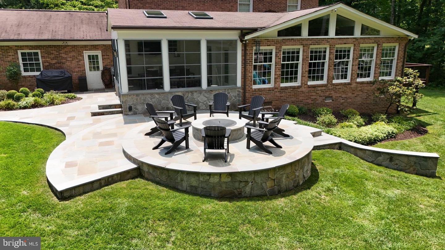 3500 WILLOW GREEN CT, OAKTON, Virginia 22124, 5 Bedrooms Bedrooms, ,3 BathroomsBathrooms,Residential,For sale,3500 WILLOW GREEN CT,VAFX2255130 MLS # VAFX2255130