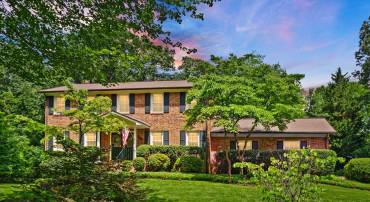 3500 WILLOW GREEN CT, OAKTON, Virginia 22124, 5 Bedrooms Bedrooms, ,3 BathroomsBathrooms,Residential,For sale,3500 WILLOW GREEN CT,VAFX2255130 MLS # VAFX2255130