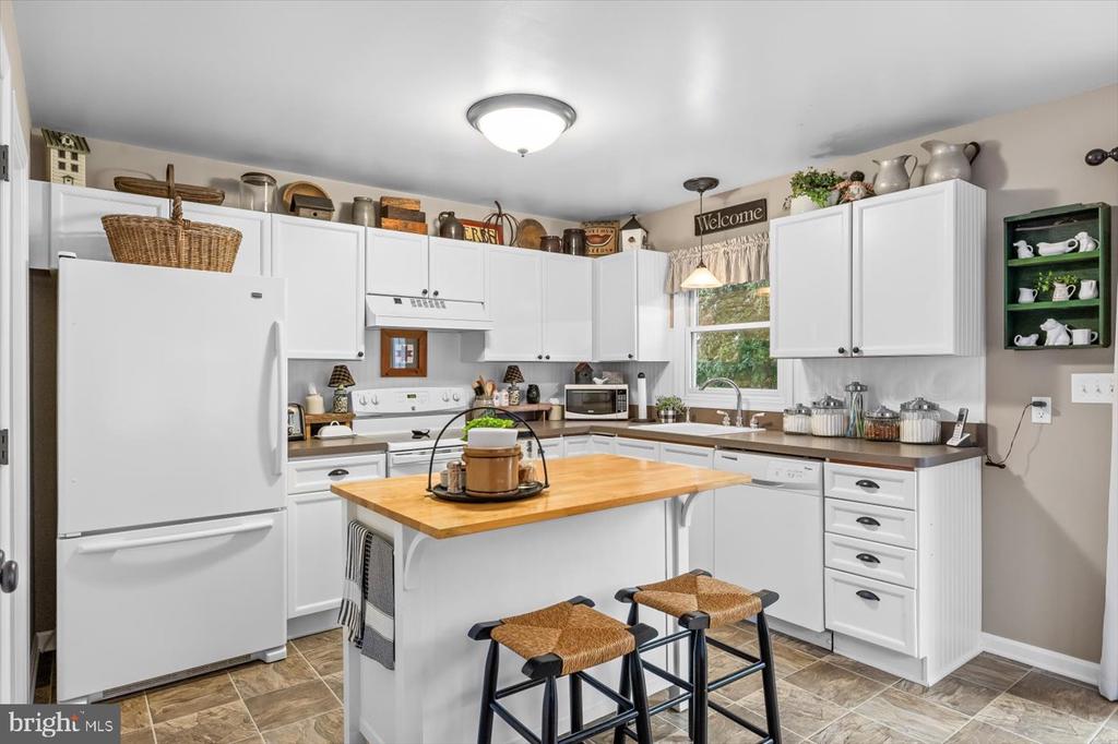 102 YORKTOWN BLVD, LOCUST GROVE, Virginia 22508, 3 Bedrooms Bedrooms, ,2 BathroomsBathrooms,Residential,102 YORKTOWN BLVD,VAOR2010242 MLS # VAOR2010242