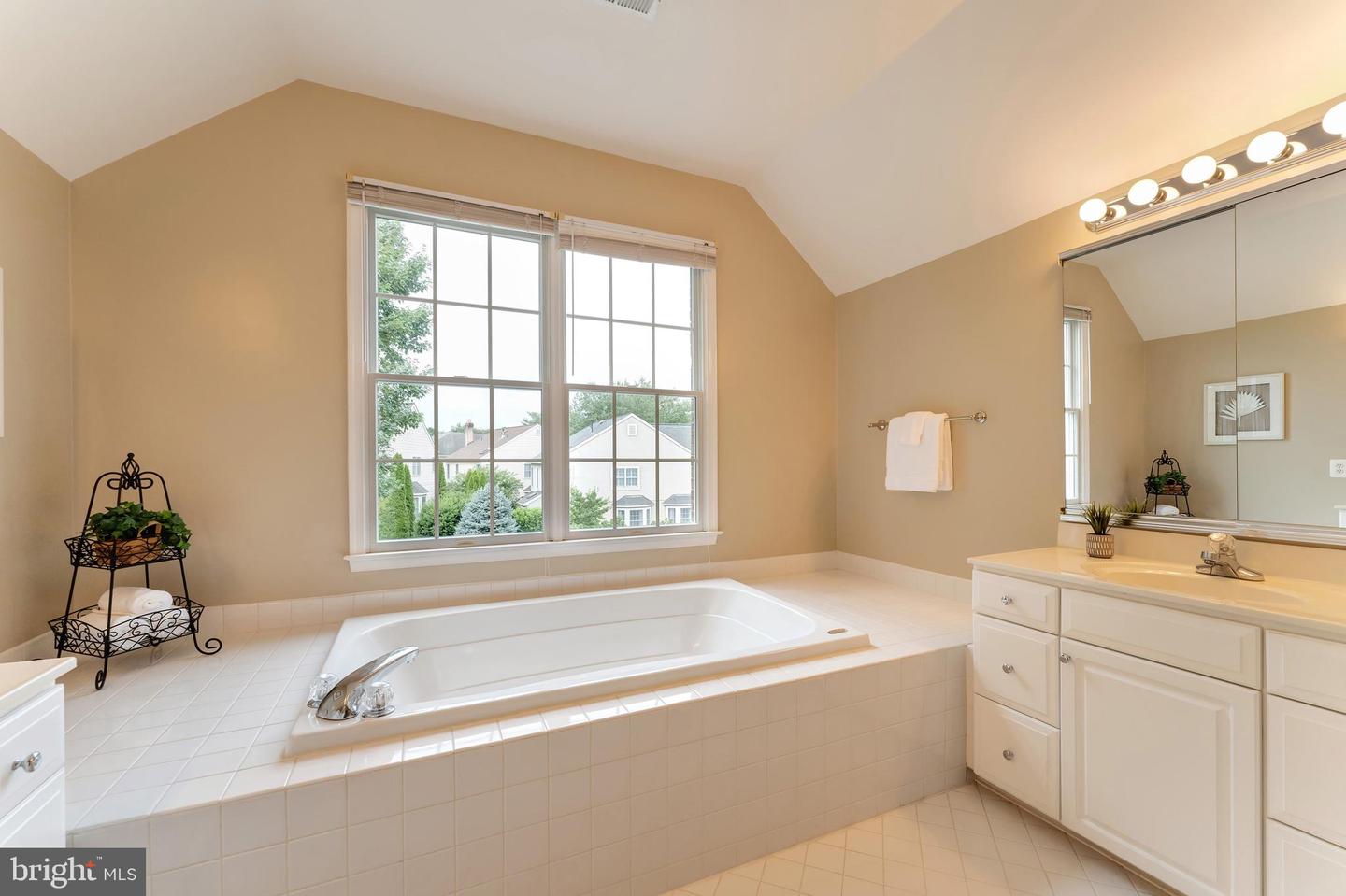 1309 MURRAY DOWNS WAY, RESTON, Virginia 20194, 4 Bedrooms Bedrooms, ,3 BathroomsBathrooms,Residential,For sale,1309 MURRAY DOWNS WAY,VAFX2255536 MLS # VAFX2255536