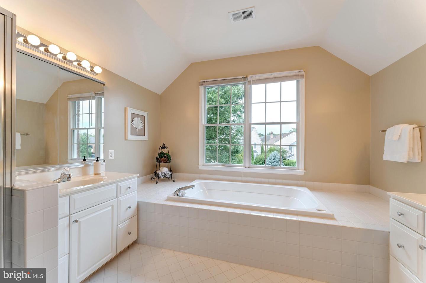 1309 MURRAY DOWNS WAY, RESTON, Virginia 20194, 4 Bedrooms Bedrooms, ,3 BathroomsBathrooms,Residential,For sale,1309 MURRAY DOWNS WAY,VAFX2255536 MLS # VAFX2255536