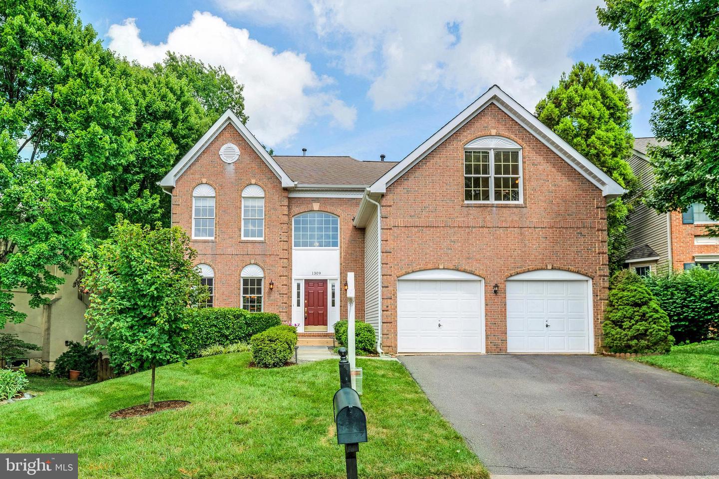 1309 MURRAY DOWNS WAY, RESTON, Virginia 20194, 4 Bedrooms Bedrooms, ,3 BathroomsBathrooms,Residential,For sale,1309 MURRAY DOWNS WAY,VAFX2255536 MLS # VAFX2255536