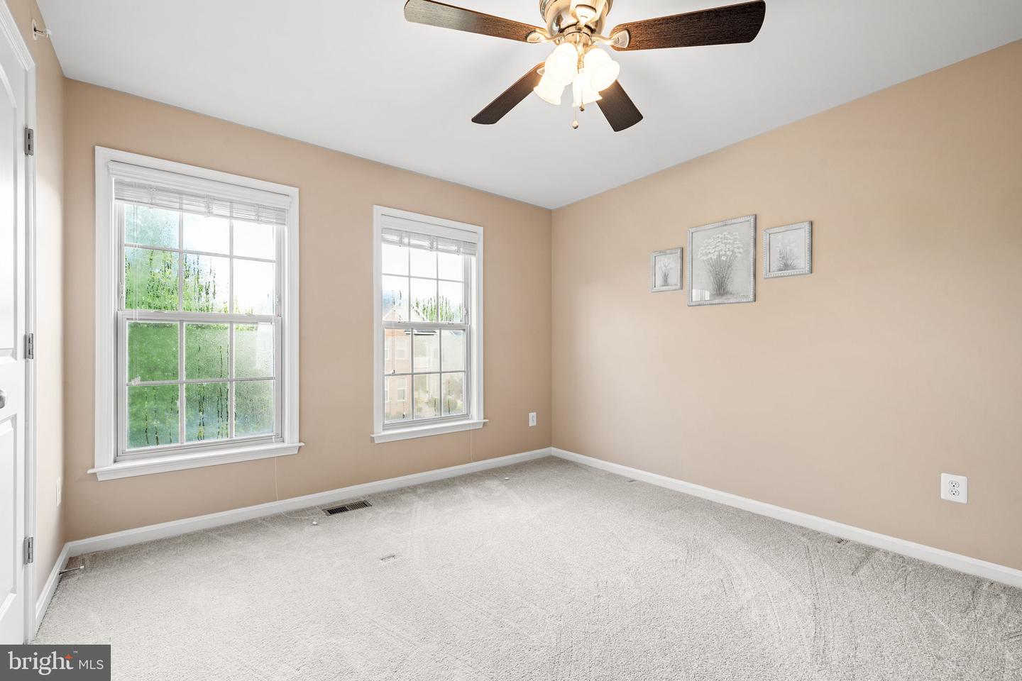 5696 LIBERTY MANOR CIR, WOODBRIDGE, Virginia 22193, 4 Bedrooms Bedrooms, ,2 BathroomsBathrooms,Residential,For sale,5696 LIBERTY MANOR CIR,VAPW2099490 MLS # VAPW2099490