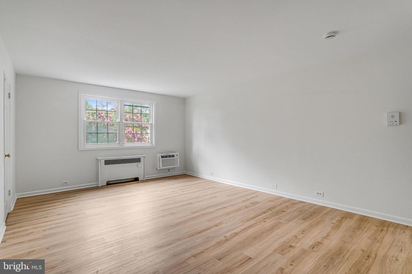 105 N GEORGE MASON DR N #105-2, ARLINGTON, Virginia 22203, 2 Bedrooms Bedrooms, ,1 BathroomBathrooms,Residential,For sale,105 N GEORGE MASON DR N #105-2,VAAR2061060 MLS # VAAR2061060