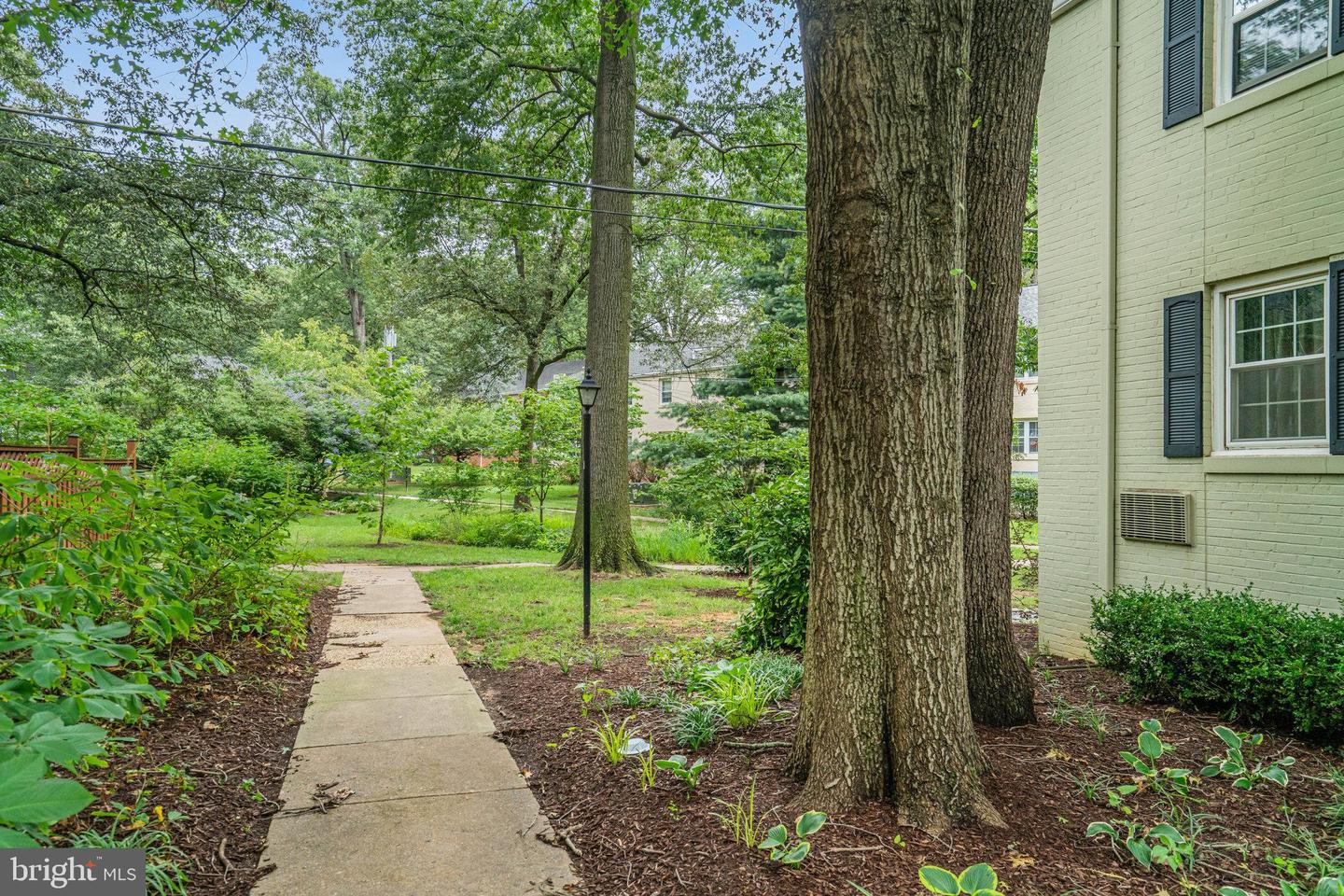 105 N GEORGE MASON DR N #105-2, ARLINGTON, Virginia 22203, 2 Bedrooms Bedrooms, ,1 BathroomBathrooms,Residential,For sale,105 N GEORGE MASON DR N #105-2,VAAR2061060 MLS # VAAR2061060
