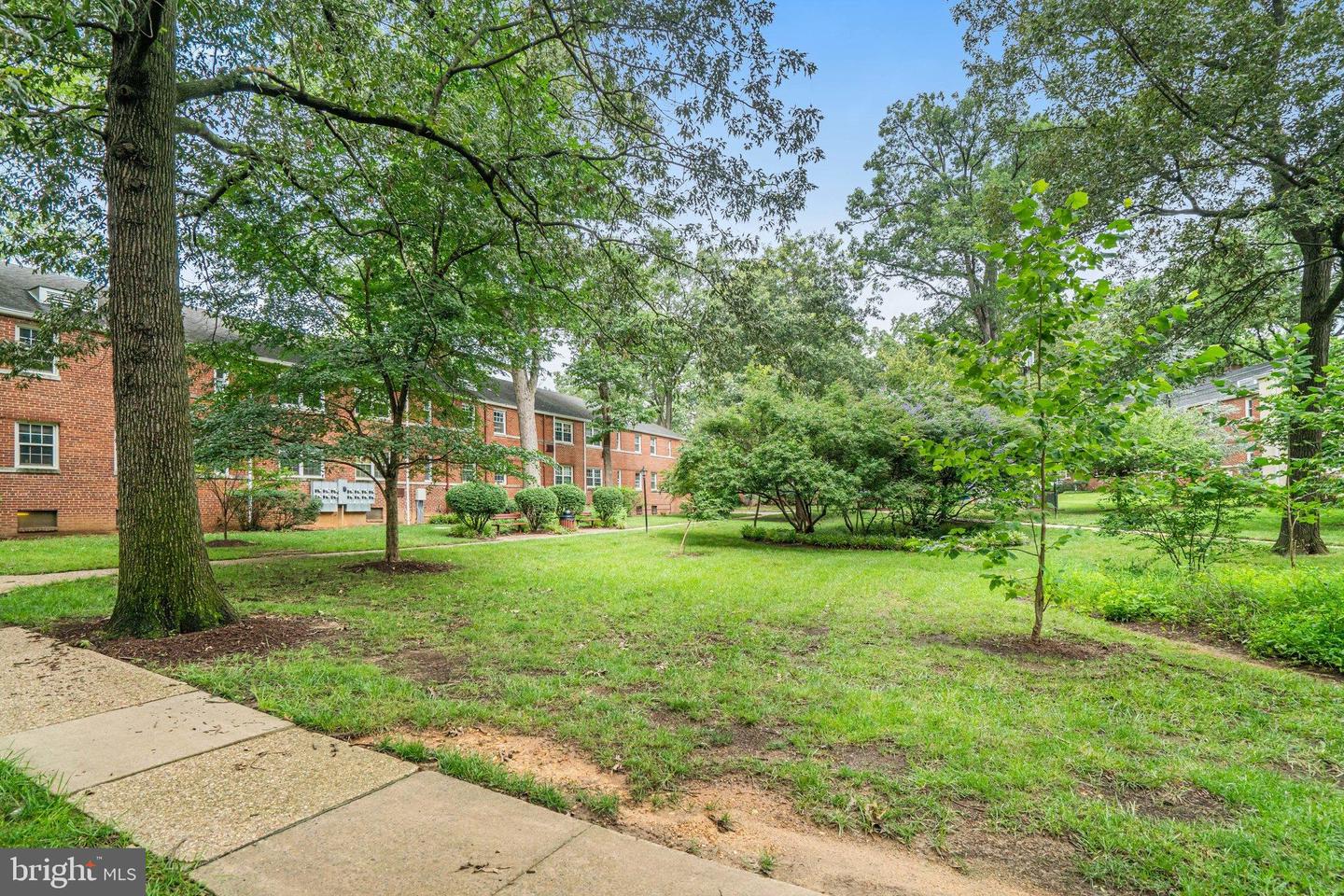 105 N GEORGE MASON DR N #105-2, ARLINGTON, Virginia 22203, 2 Bedrooms Bedrooms, ,1 BathroomBathrooms,Residential,For sale,105 N GEORGE MASON DR N #105-2,VAAR2061060 MLS # VAAR2061060