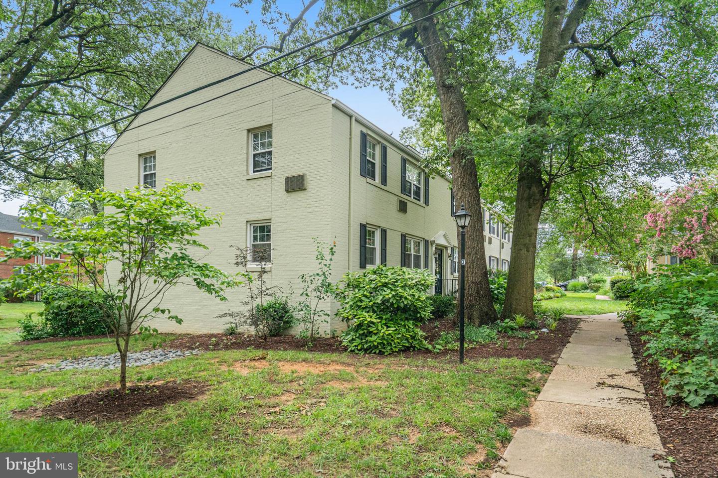 105 N GEORGE MASON DR N #105-2, ARLINGTON, Virginia 22203, 2 Bedrooms Bedrooms, ,1 BathroomBathrooms,Residential,For sale,105 N GEORGE MASON DR N #105-2,VAAR2061060 MLS # VAAR2061060