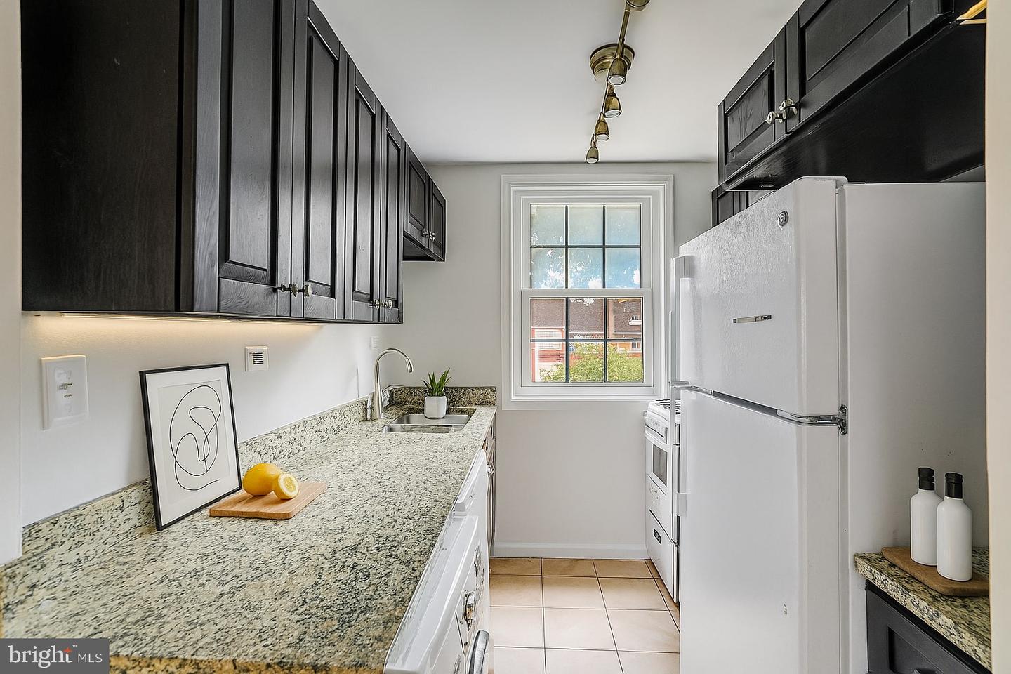 105 N GEORGE MASON DR N #105-2, ARLINGTON, Virginia 22203, 2 Bedrooms Bedrooms, ,1 BathroomBathrooms,Residential,For sale,105 N GEORGE MASON DR N #105-2,VAAR2061060 MLS # VAAR2061060