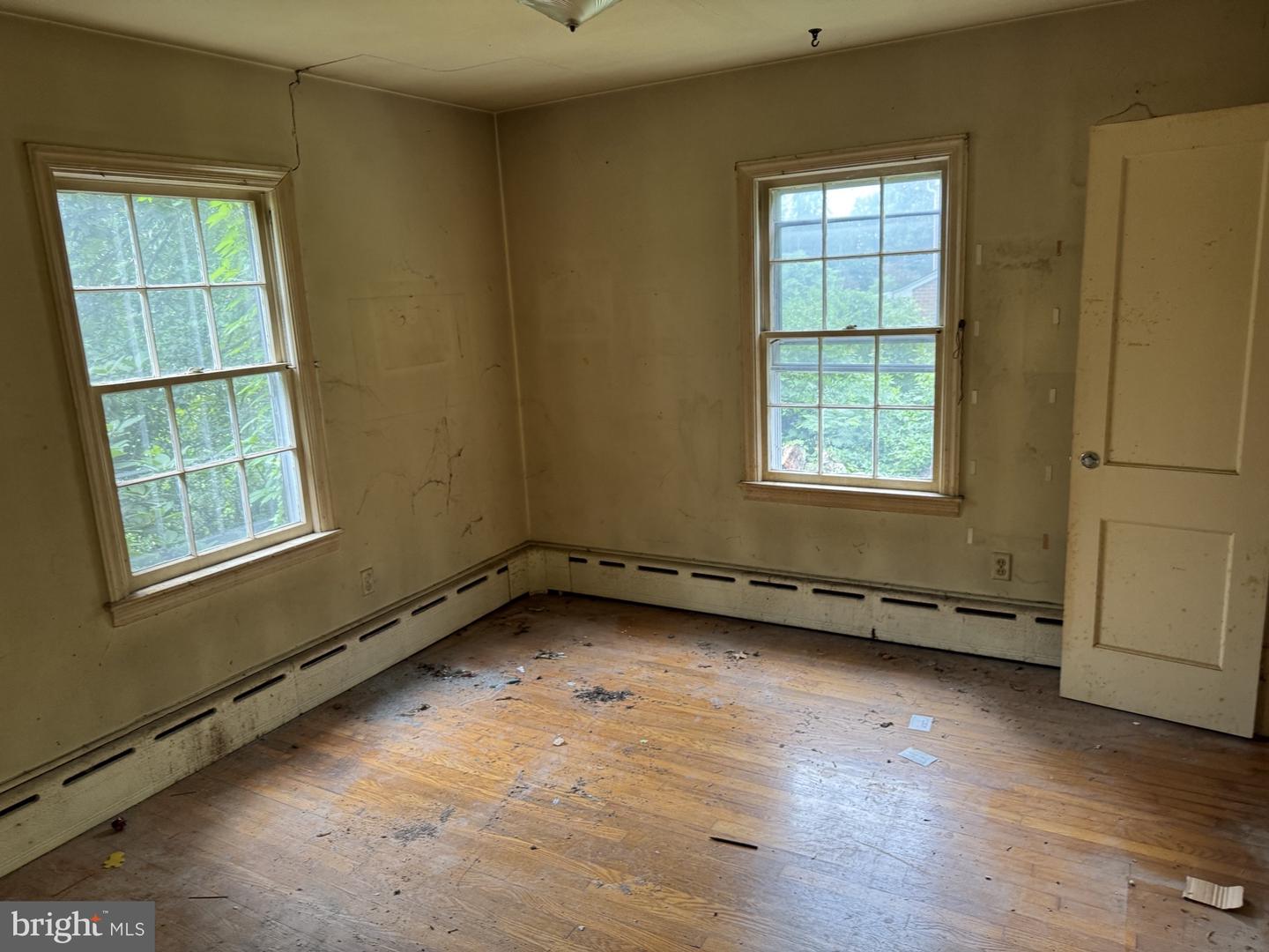6420 SPRING TER, FALLS CHURCH, Virginia 22042, 5 Bedrooms Bedrooms, ,3 BathroomsBathrooms,Residential,For sale,6420 SPRING TER,VAFX2256310 MLS # VAFX2256310