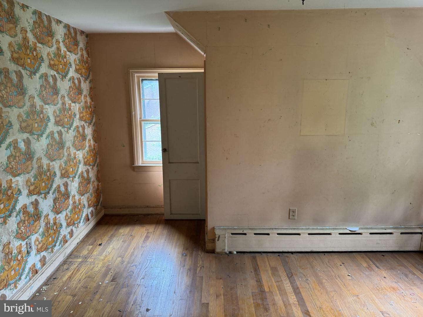 6420 SPRING TER, FALLS CHURCH, Virginia 22042, 5 Bedrooms Bedrooms, ,3 BathroomsBathrooms,Residential,For sale,6420 SPRING TER,VAFX2256310 MLS # VAFX2256310