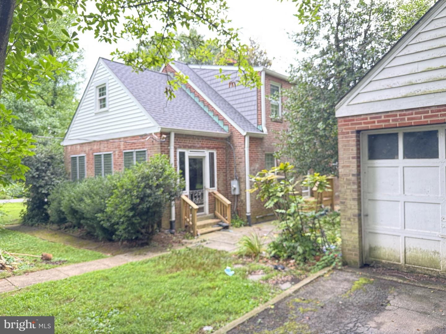 6420 SPRING TER, FALLS CHURCH, Virginia 22042, 5 Bedrooms Bedrooms, ,3 BathroomsBathrooms,Residential,For sale,6420 SPRING TER,VAFX2256310 MLS # VAFX2256310