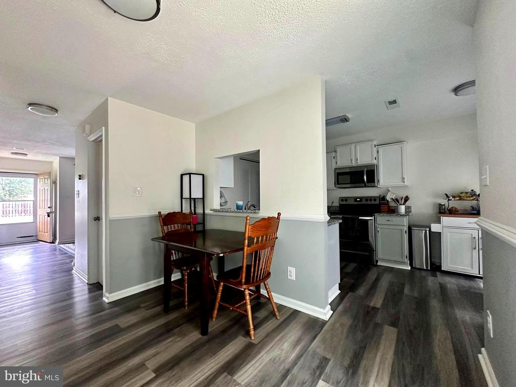 11215 SALEM VILLAGE DR, FREDERICKSBURG, Virginia 22407, 2 Bedrooms Bedrooms, ,2 BathroomsBathrooms,Residential,VILLAGESS OF SAL,11215 SALEM VILLAGE DR,VASP2034806 MLS # VASP2034806