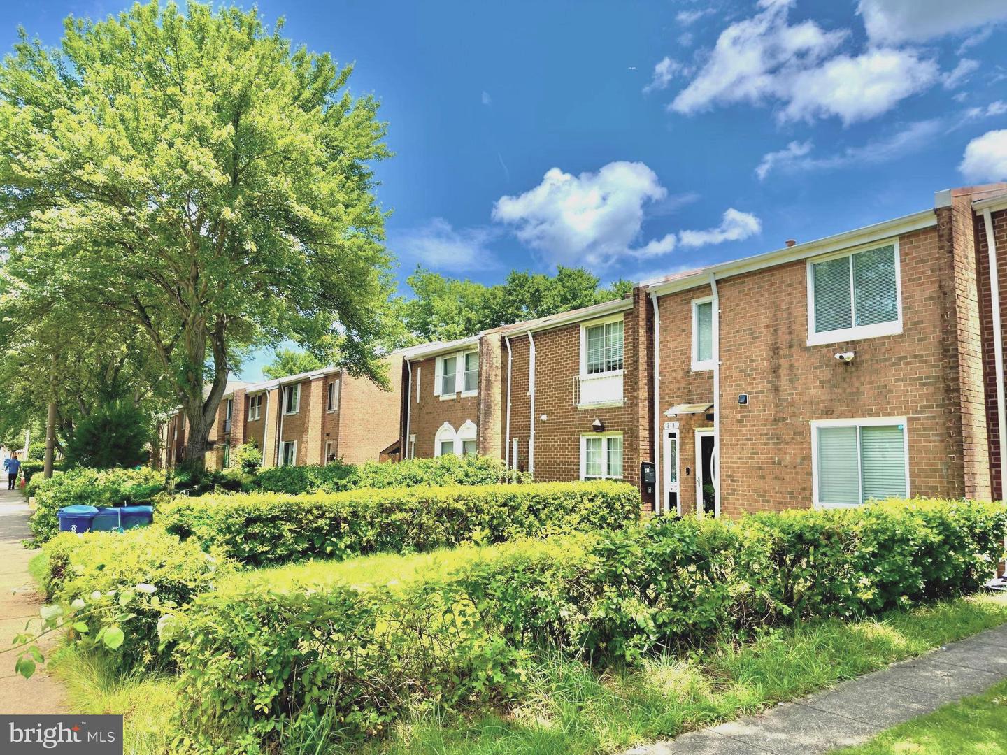 218 STEVENSON SQ, ALEXANDRIA, Virginia 22304, 4 Bedrooms Bedrooms, ,2 BathroomsBathrooms,Residential,For sale,218 STEVENSON SQ,VAAX2047644 MLS # VAAX2047644