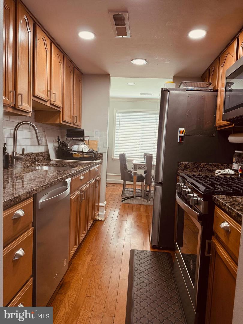218 STEVENSON SQ, ALEXANDRIA, Virginia 22304, 4 Bedrooms Bedrooms, ,2 BathroomsBathrooms,Residential,For sale,218 STEVENSON SQ,VAAX2047644 MLS # VAAX2047644