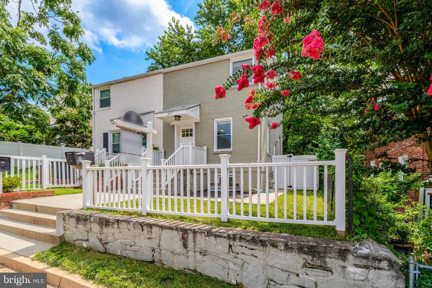 3617 S FOUR MILE RUN DR, ARLINGTON, Virginia 22206, 3 Bedrooms Bedrooms, ,2 BathroomsBathrooms,Residential,For sale,3617 S FOUR MILE RUN DR,VAAR2061116 MLS # VAAR2061116
